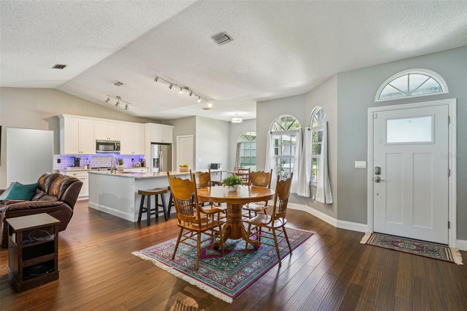 Image 15 of 93 For 5425 Eagle Boulevard