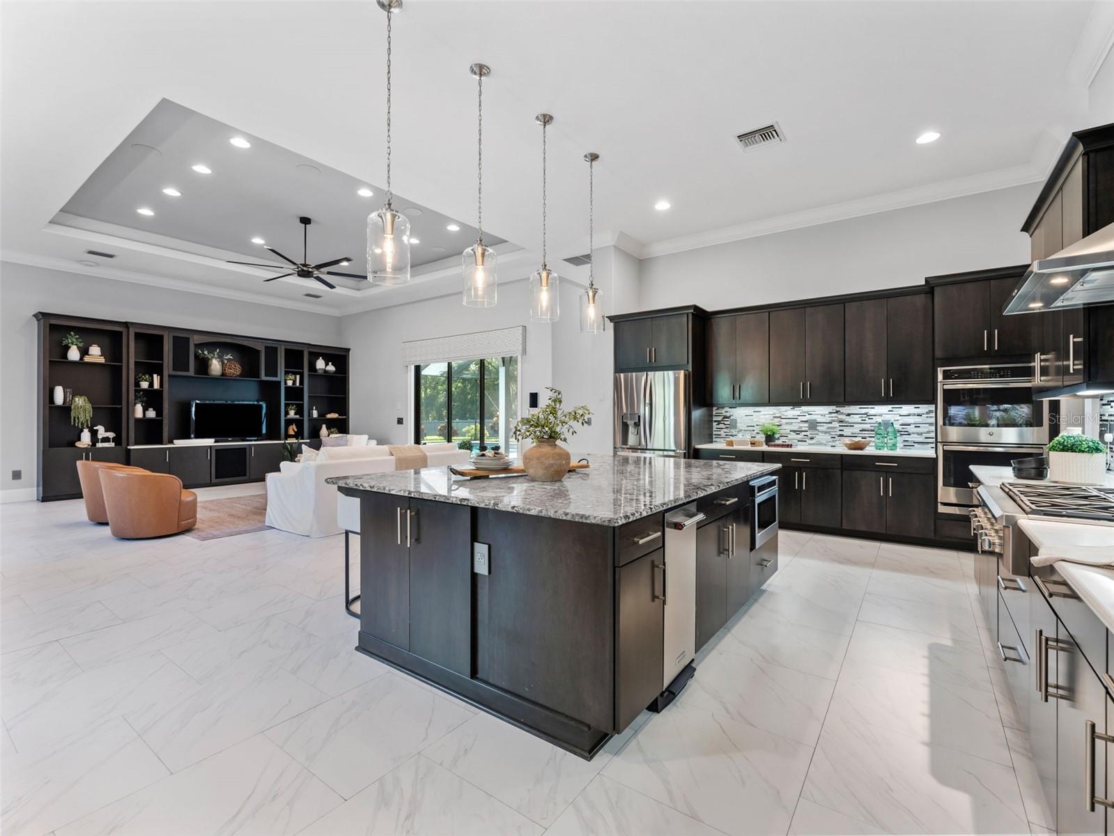 Listing photo id 21 for 8625 Tarpon Springs Road