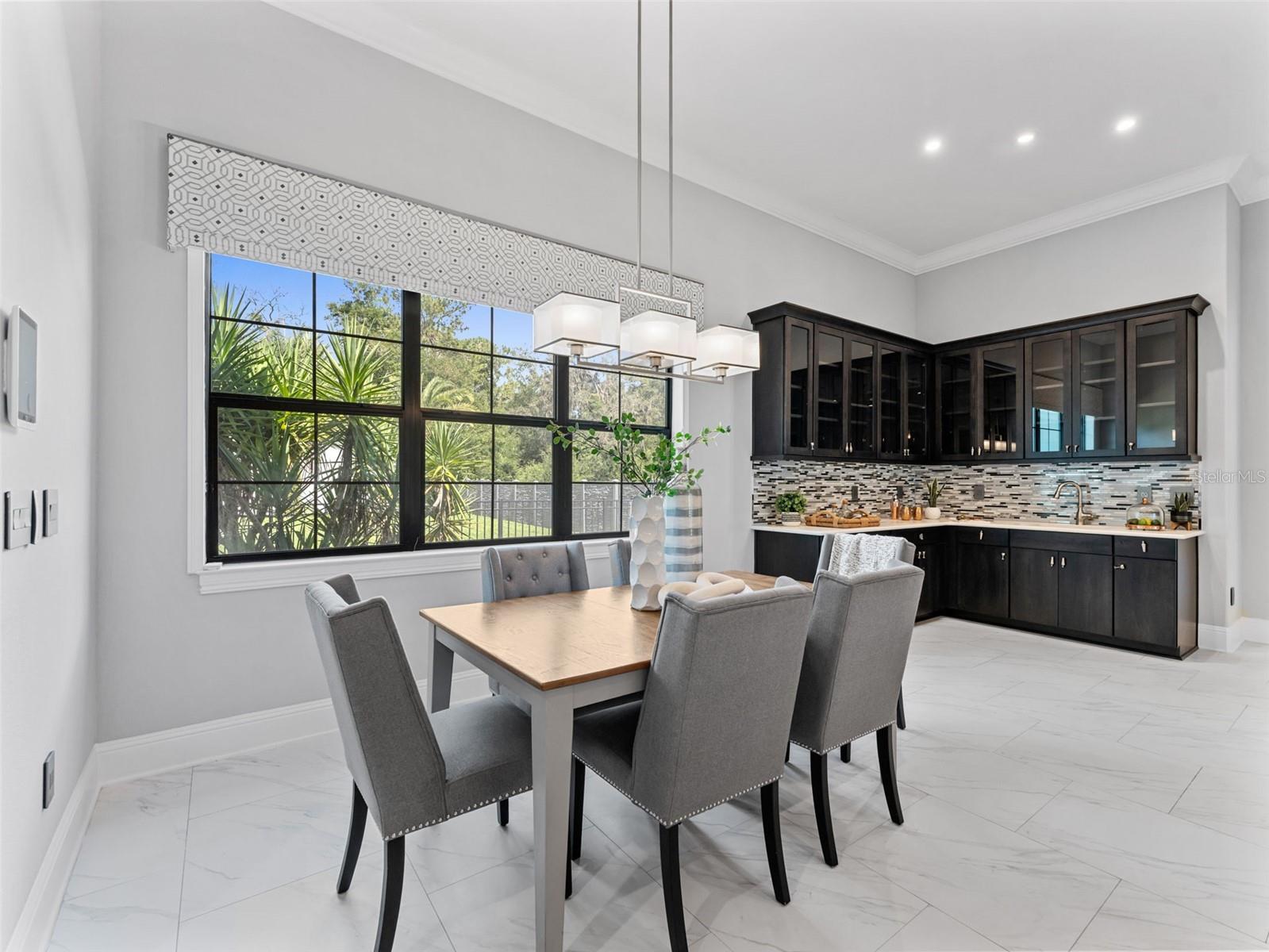 Listing photo id 23 for 8625 Tarpon Springs Road