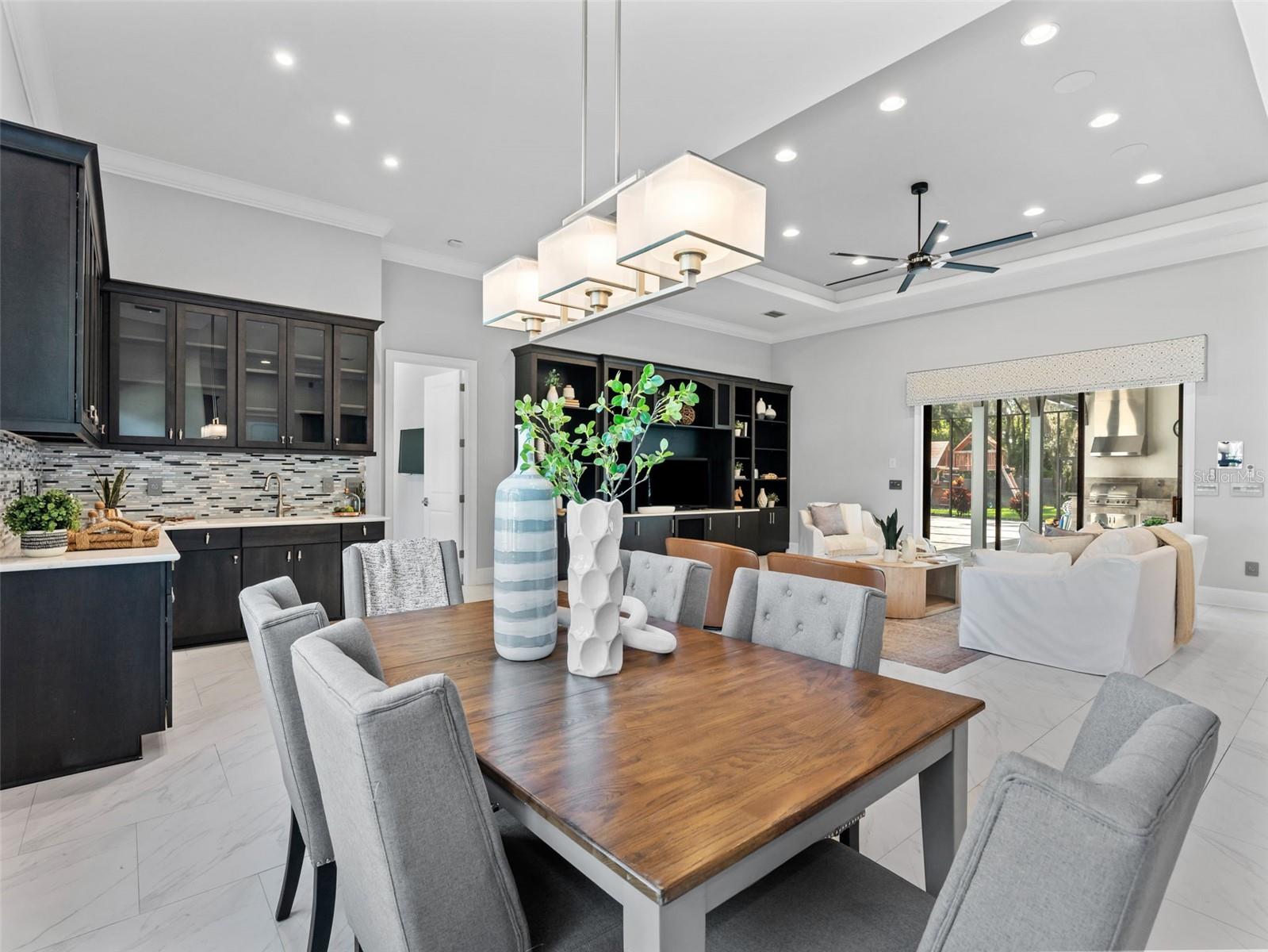 Listing photo id 24 for 8625 Tarpon Springs Road