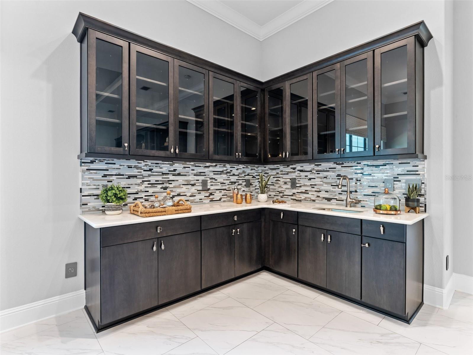 Listing photo id 25 for 8625 Tarpon Springs Road