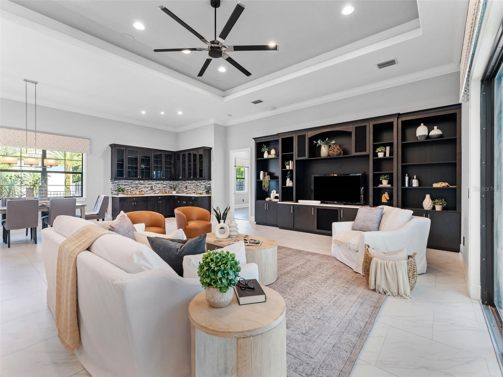 Listing photo id 28 for 8625 Tarpon Springs Road