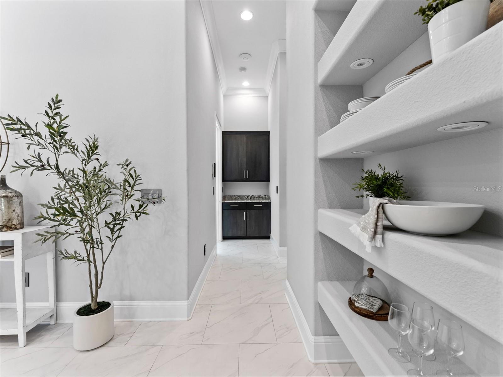 Listing photo id 32 for 8625 Tarpon Springs Road