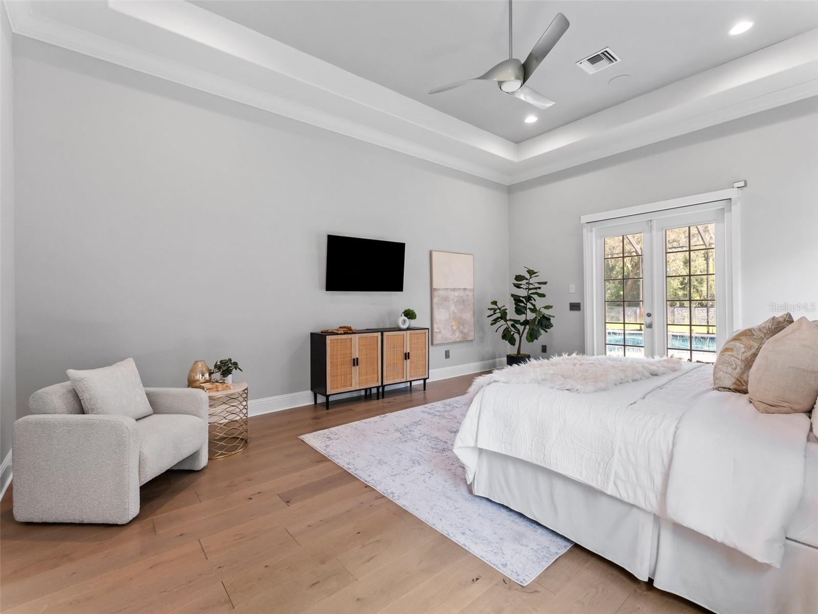 Listing photo id 35 for 8625 Tarpon Springs Road