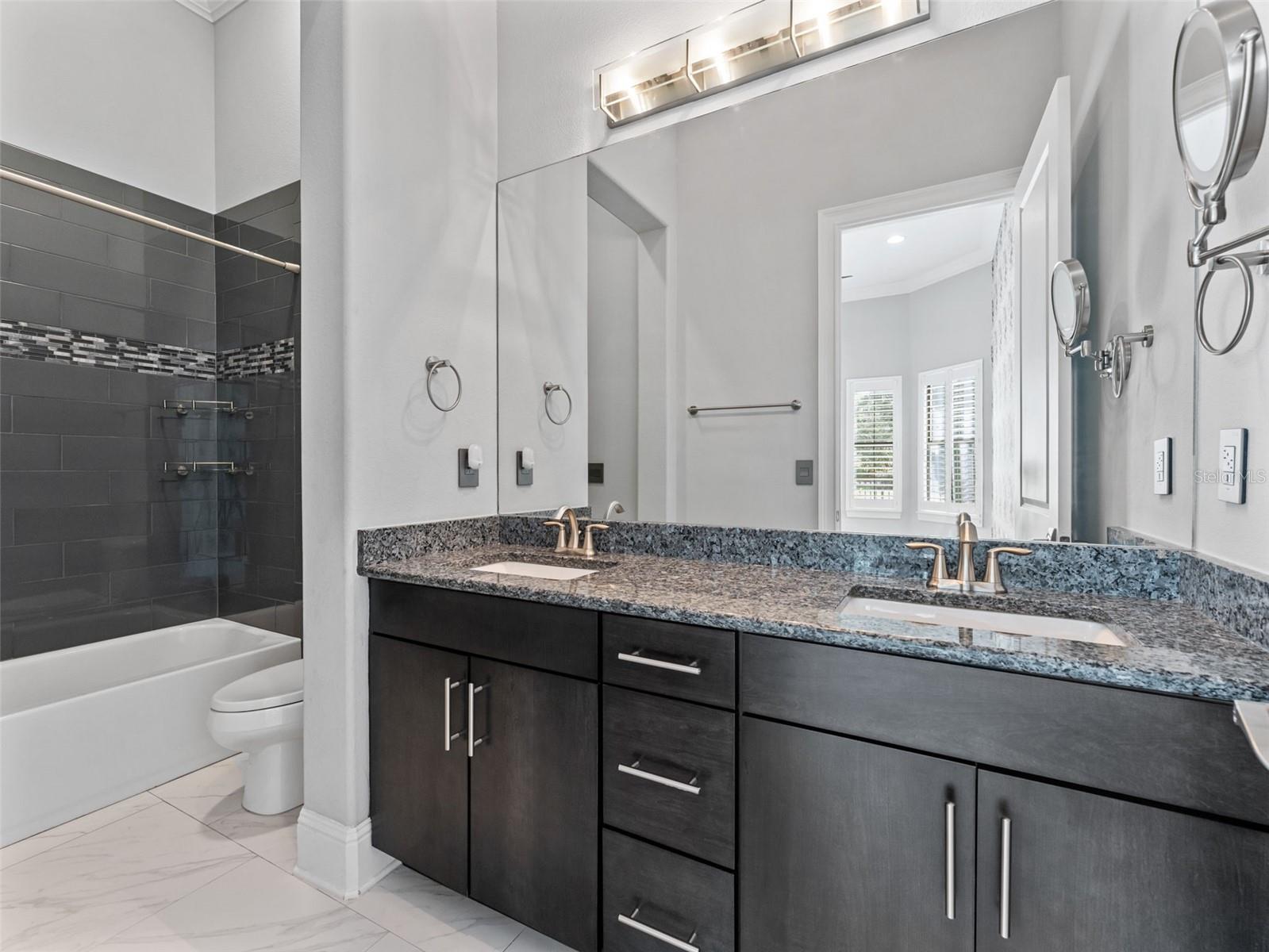 Listing photo id 45 for 8625 Tarpon Springs Road