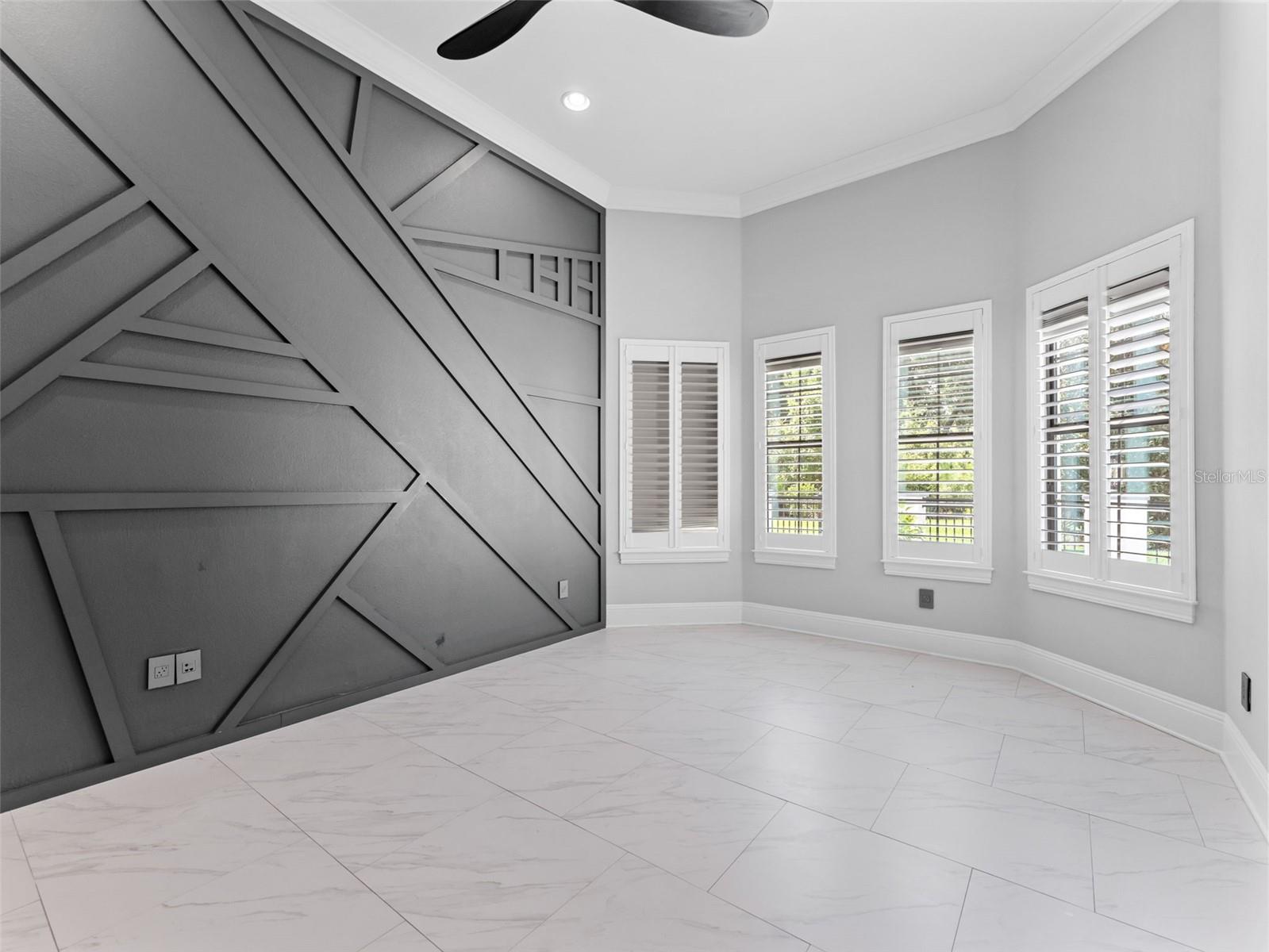 Listing photo id 51 for 8625 Tarpon Springs Road