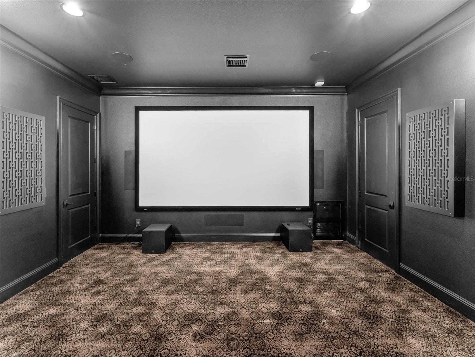 Listing photo id 58 for 8625 Tarpon Springs Road