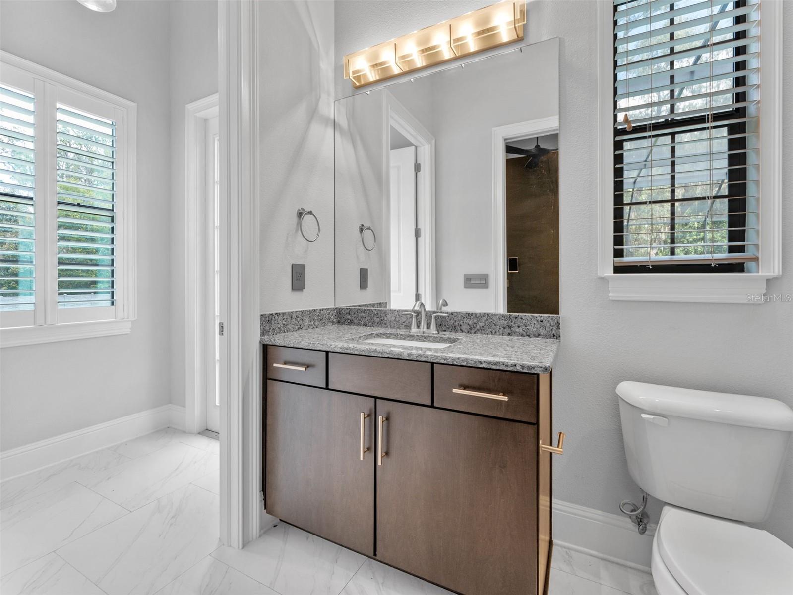 Listing photo id 62 for 8625 Tarpon Springs Road
