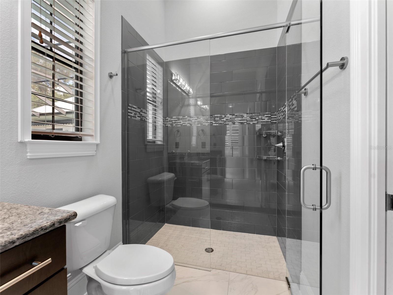 Listing photo id 63 for 8625 Tarpon Springs Road