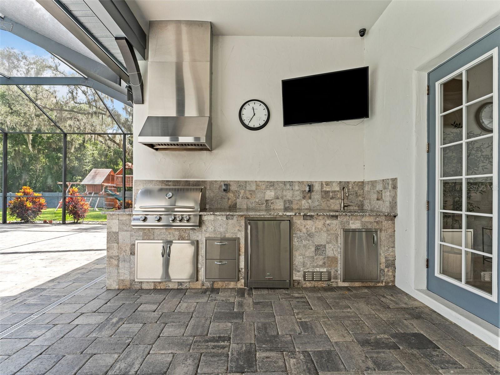 Listing photo id 68 for 8625 Tarpon Springs Road