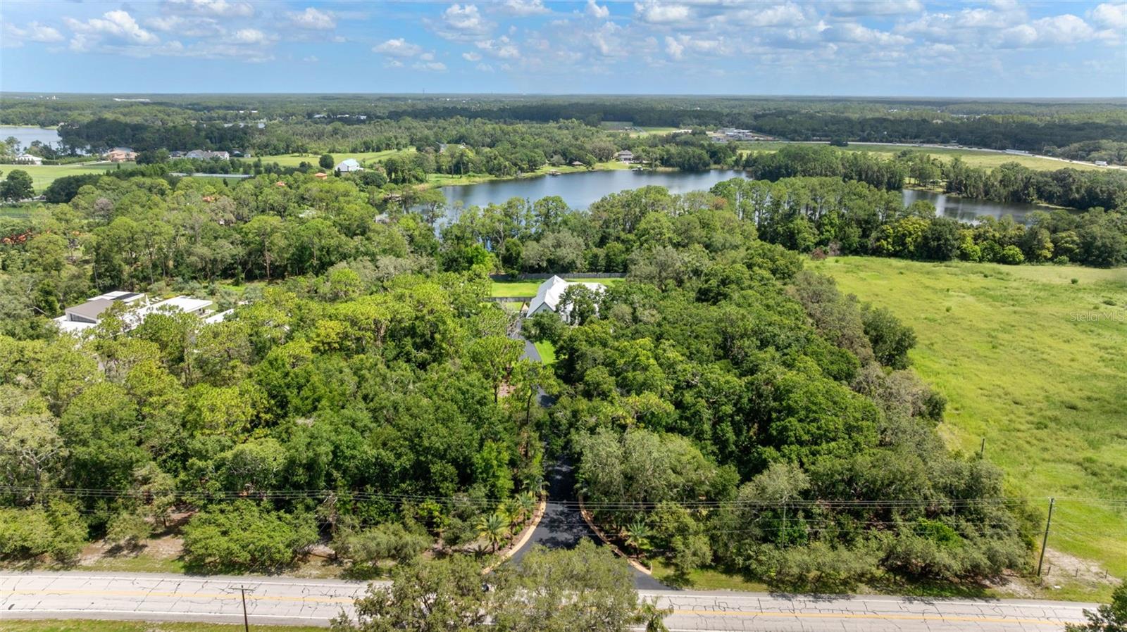 Listing photo id 77 for 8625 Tarpon Springs Road