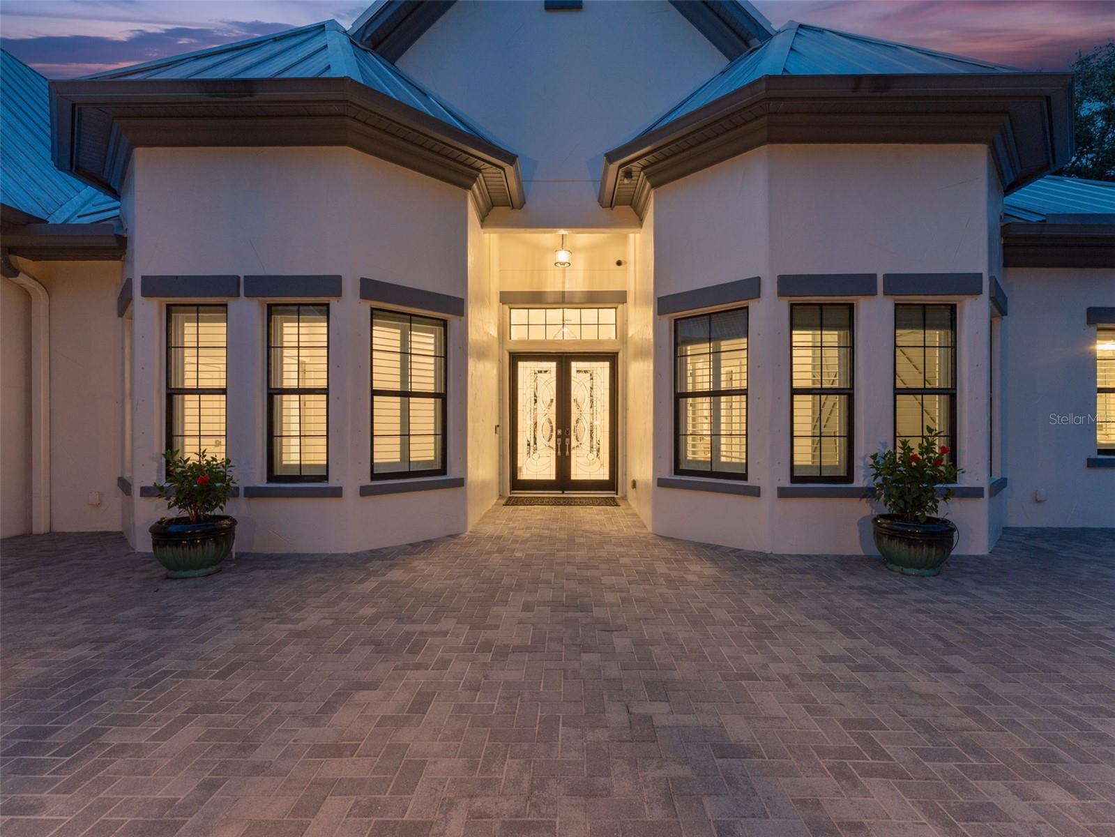 Listing photo id 86 for 8625 Tarpon Springs Road