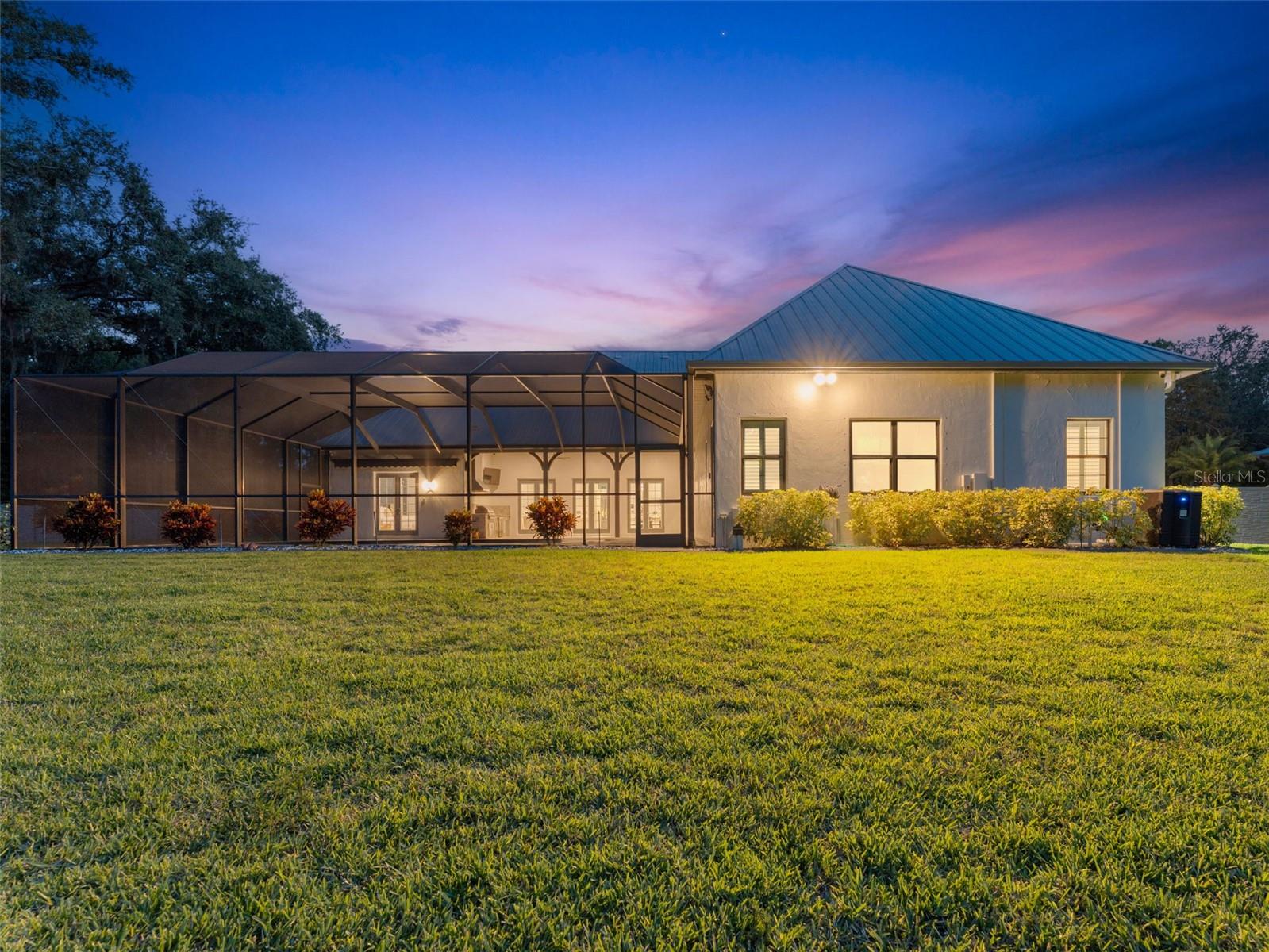 Listing photo id 89 for 8625 Tarpon Springs Road