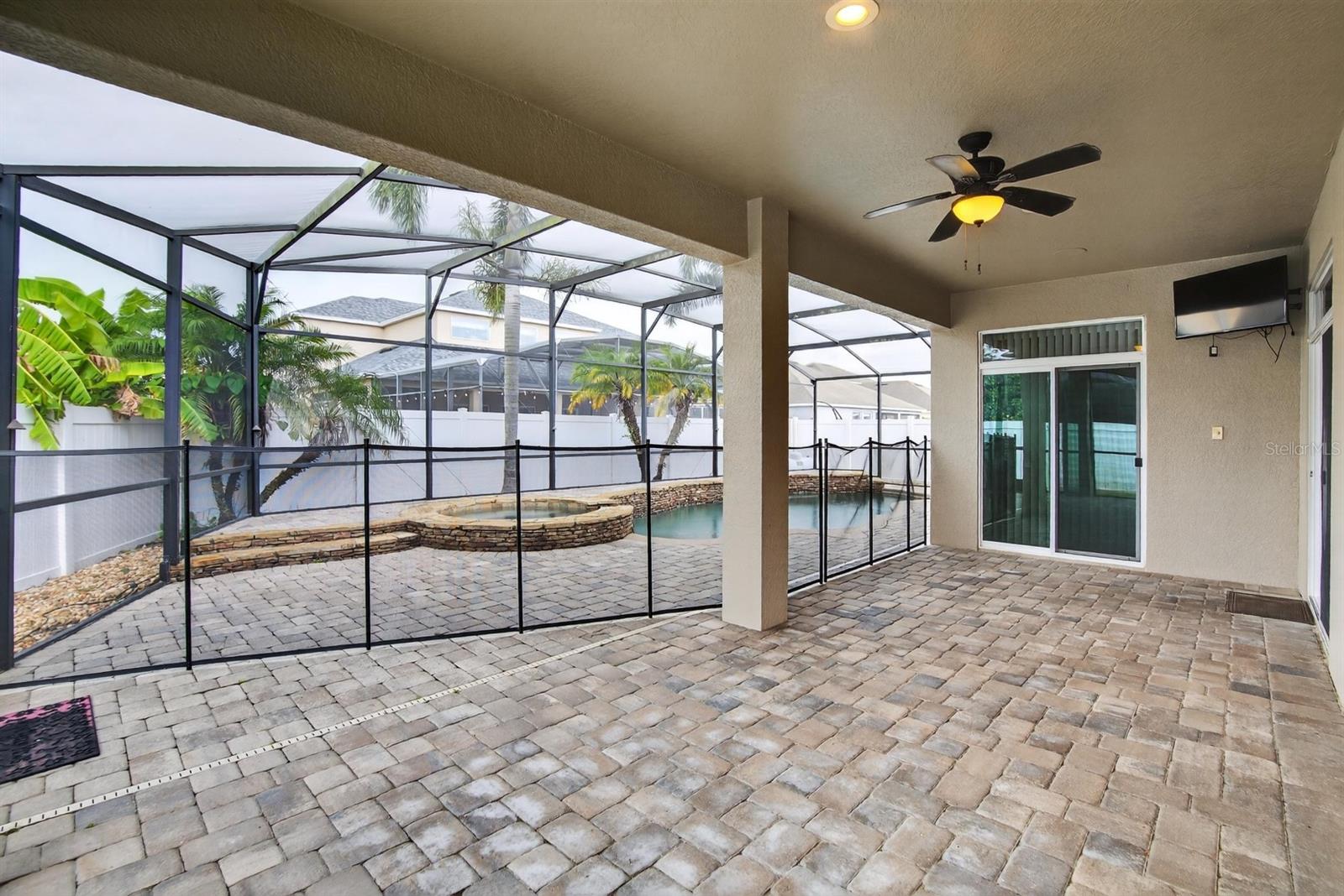Image 4 of 52 For 4611 Cypress River Road