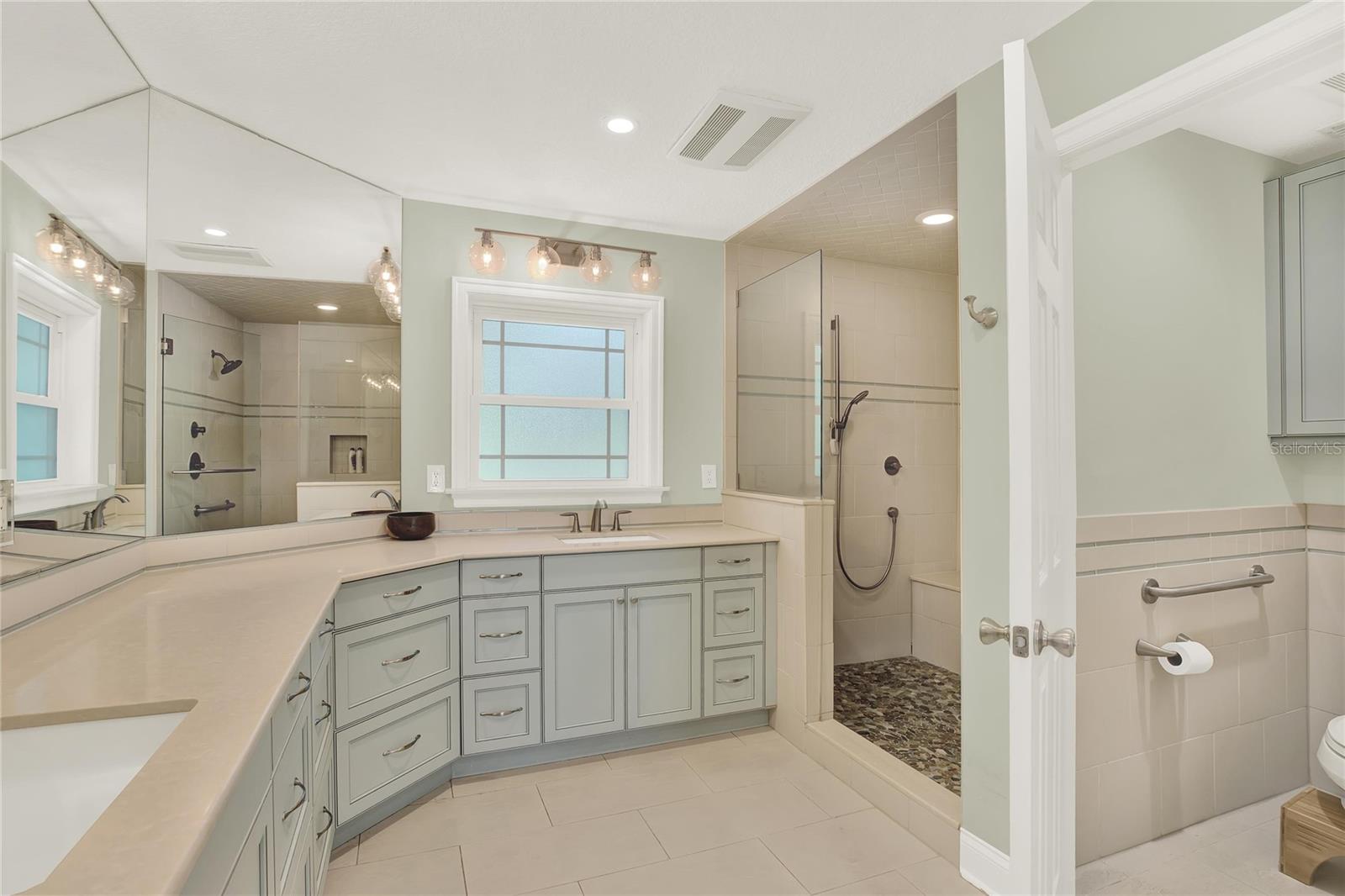 Image 22 of 39 For 430 Wildwood Way