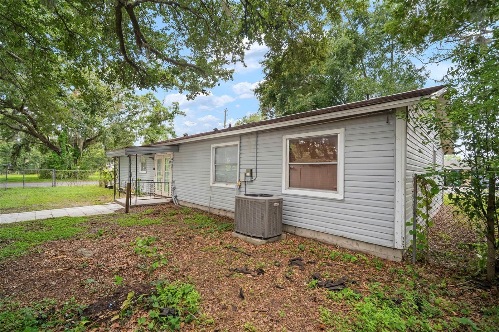 Image 10 of 48 For 1229 Granfield Avenue
