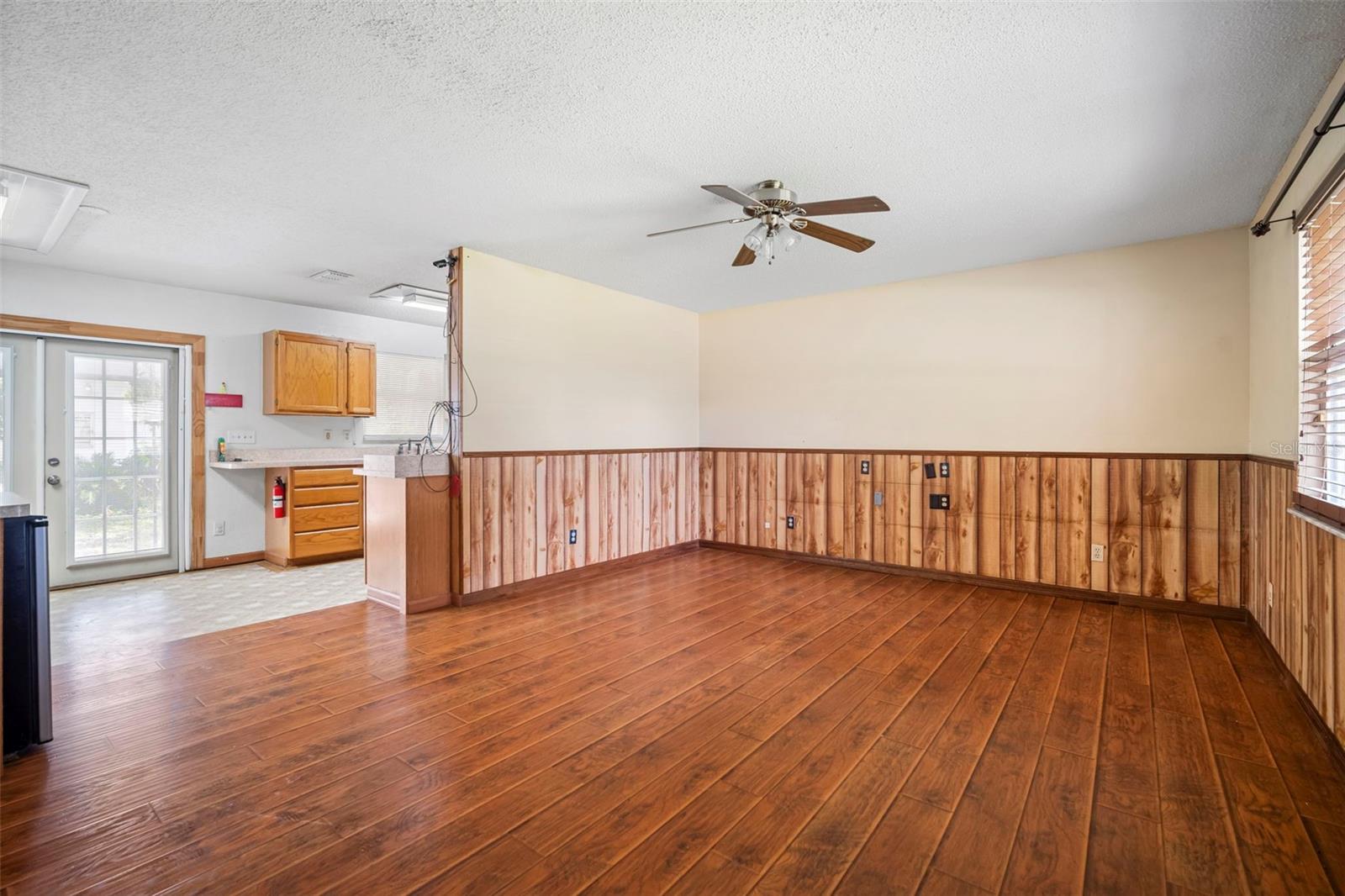 Image 12 of 48 For 1229 Granfield Avenue