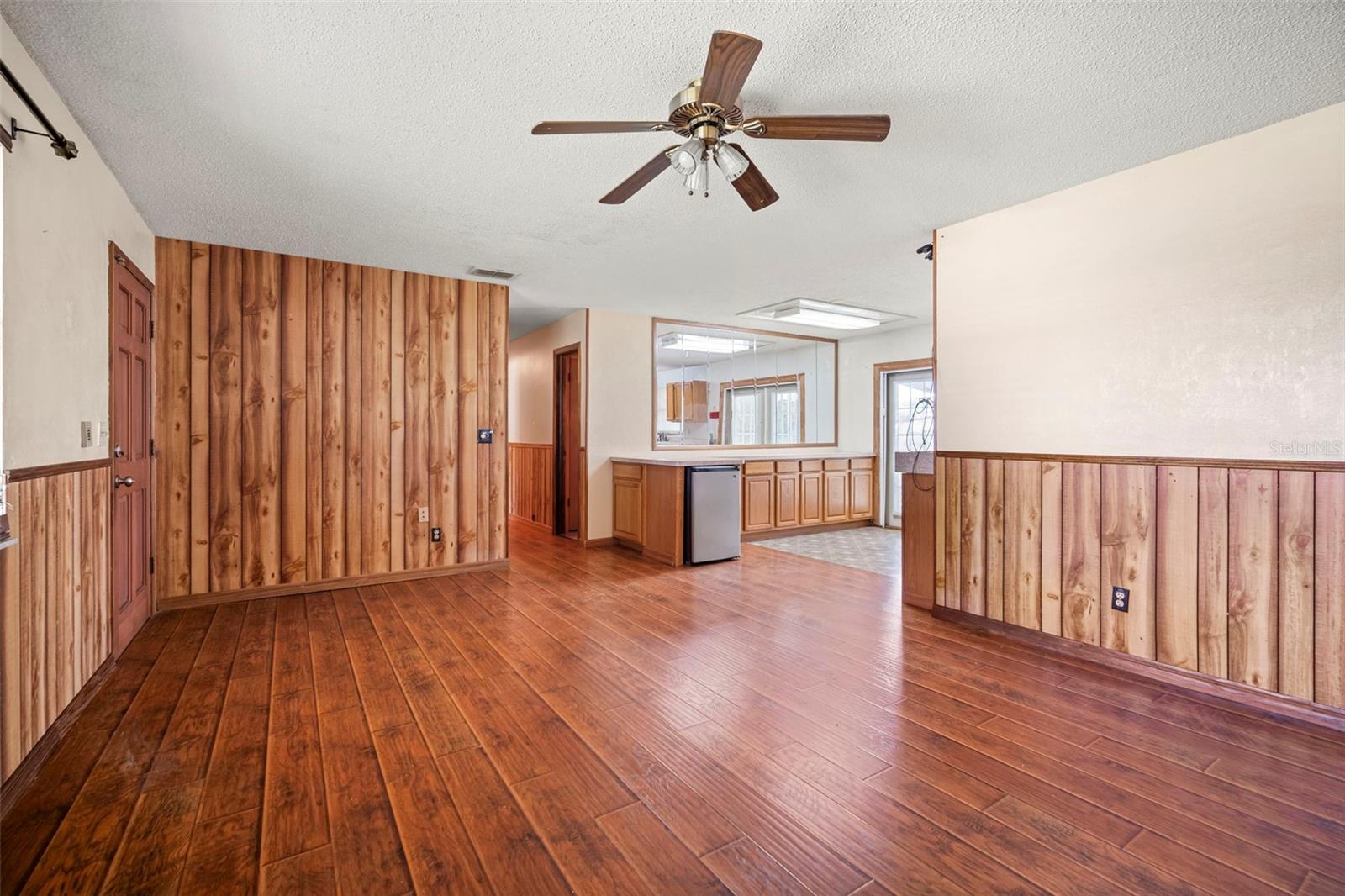 Image 13 of 48 For 1229 Granfield Avenue