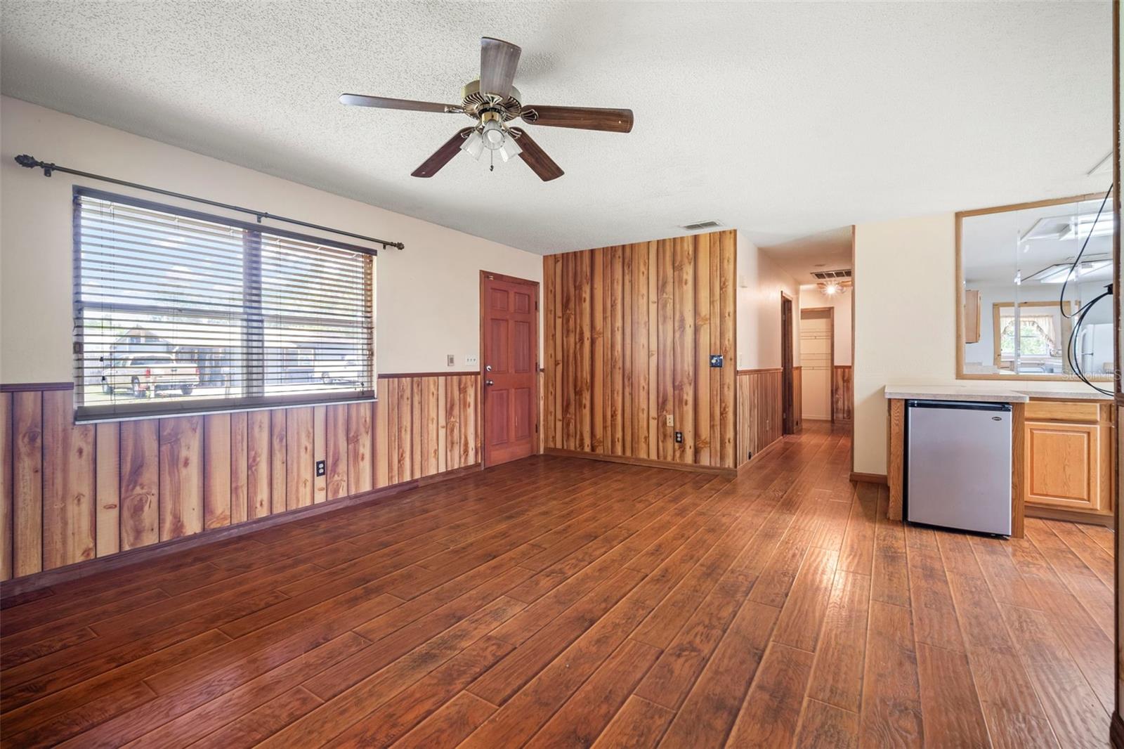 Image 14 of 48 For 1229 Granfield Avenue