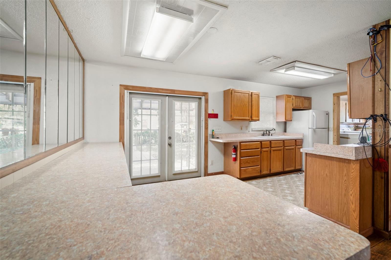 Image 16 of 48 For 1229 Granfield Avenue