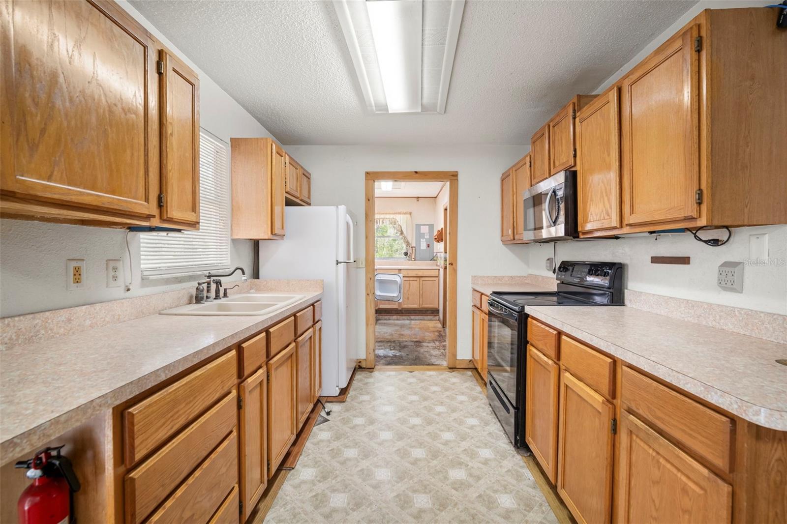 Image 18 of 48 For 1229 Granfield Avenue