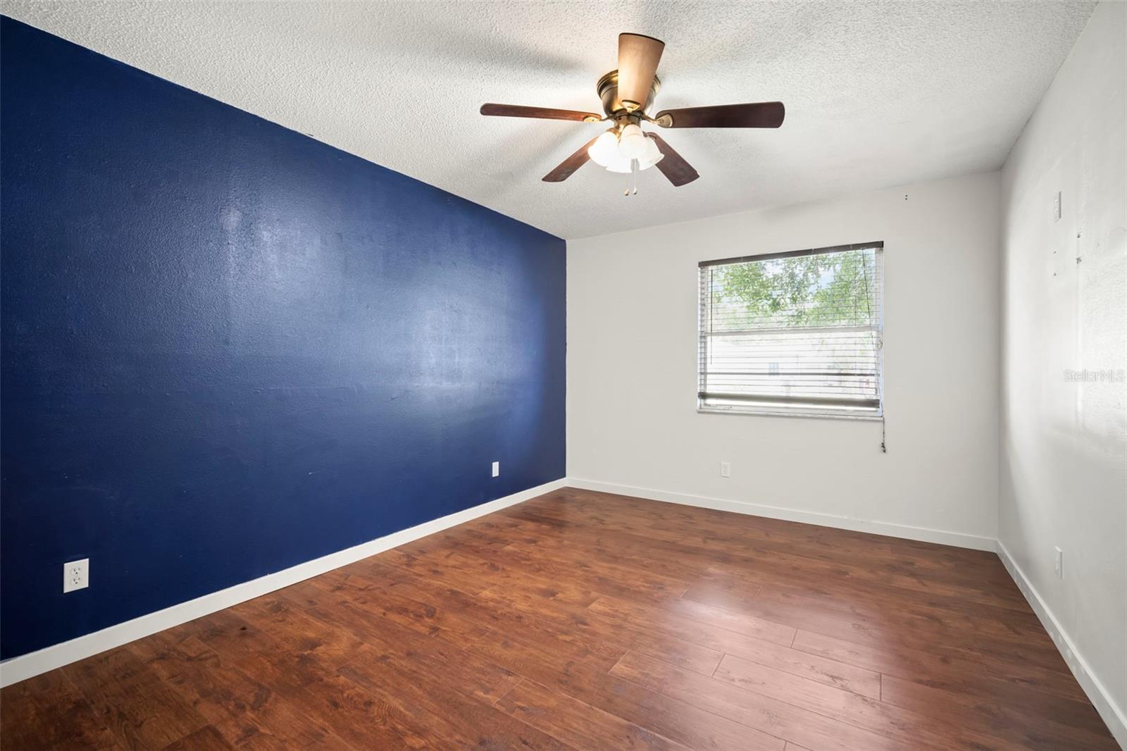 Image 36 of 48 For 1229 Granfield Avenue