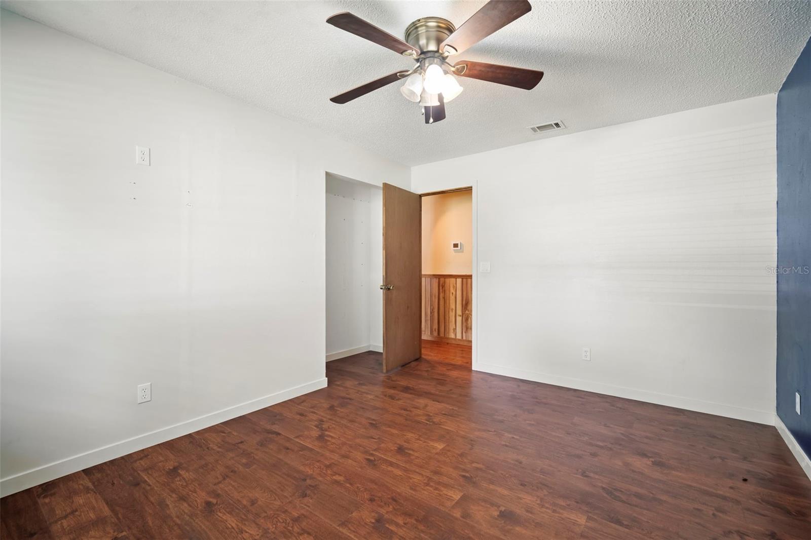 Image 37 of 48 For 1229 Granfield Avenue