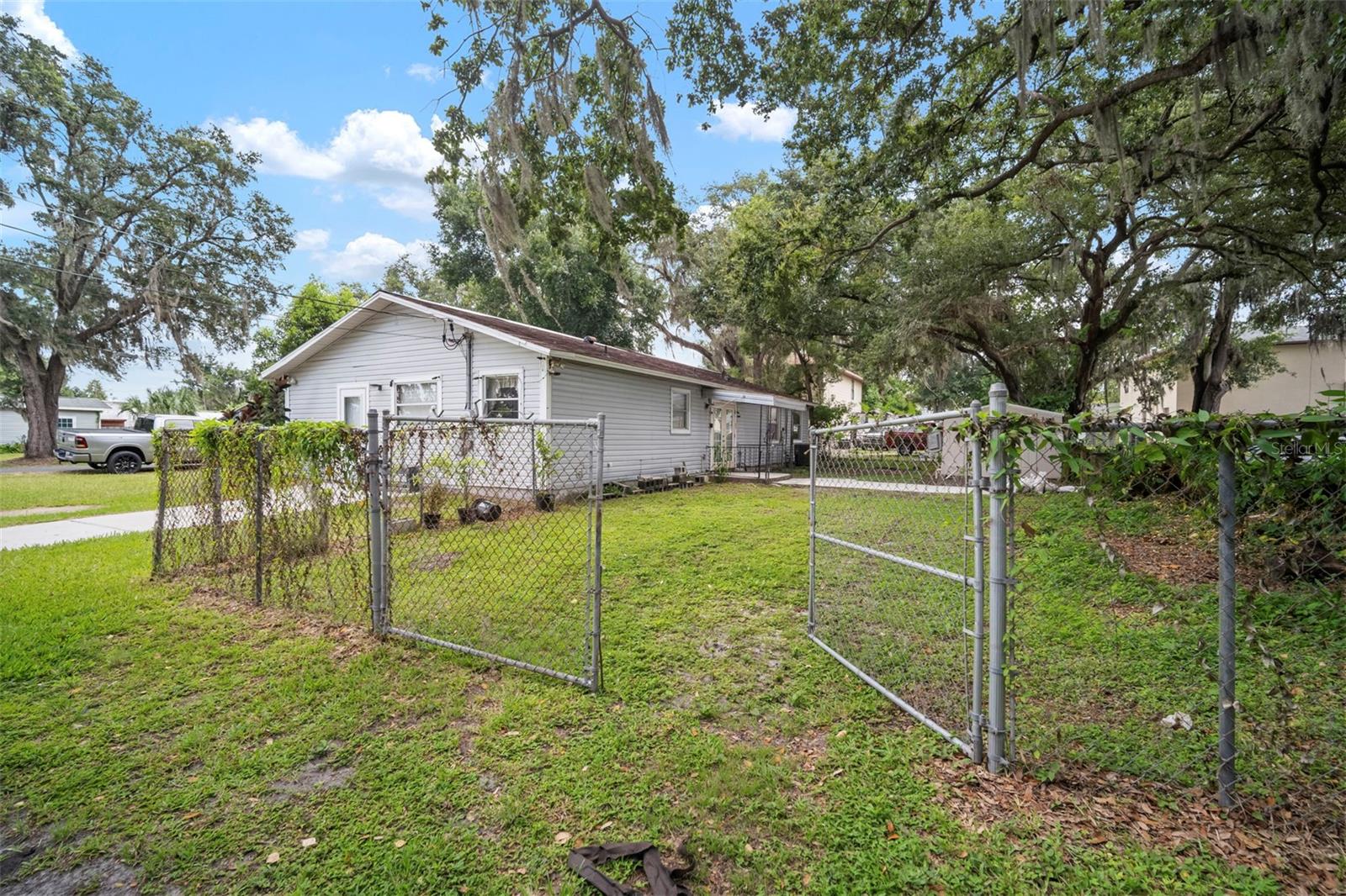 Image 5 of 48 For 1229 Granfield Avenue