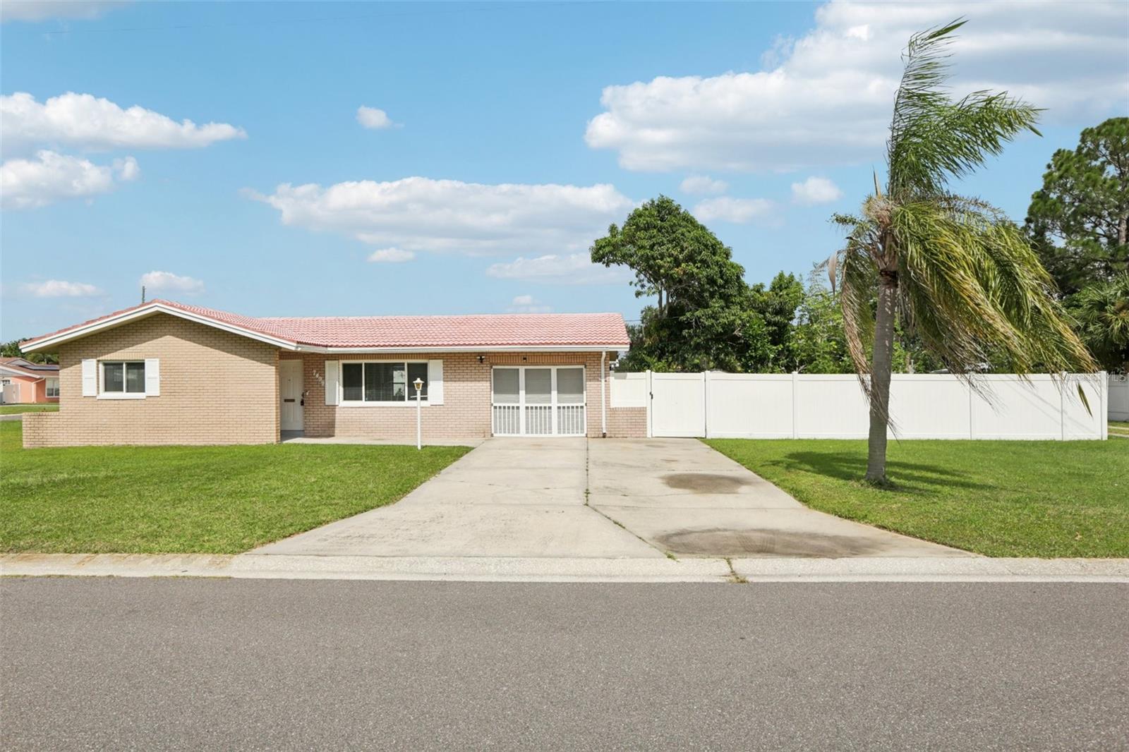 Image 10 of 53 For 7499 7th Street N