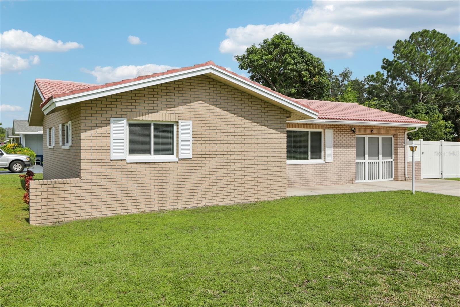 Image 13 of 53 For 7499 7th Street N