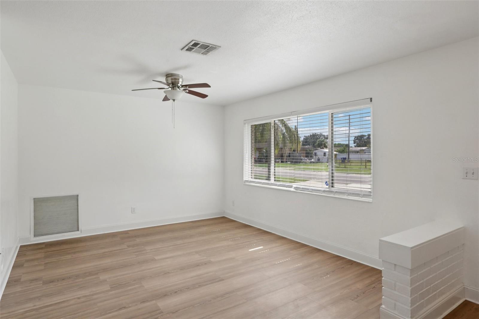 Image 18 of 53 For 7499 7th Street N