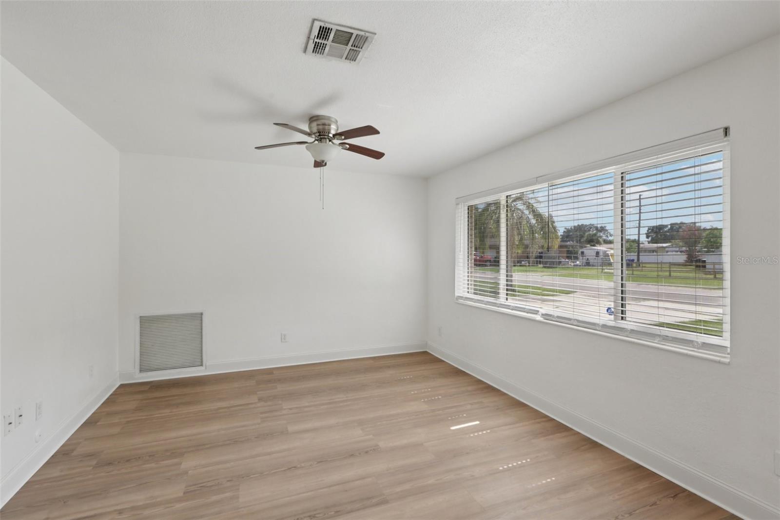 Image 20 of 53 For 7499 7th Street N