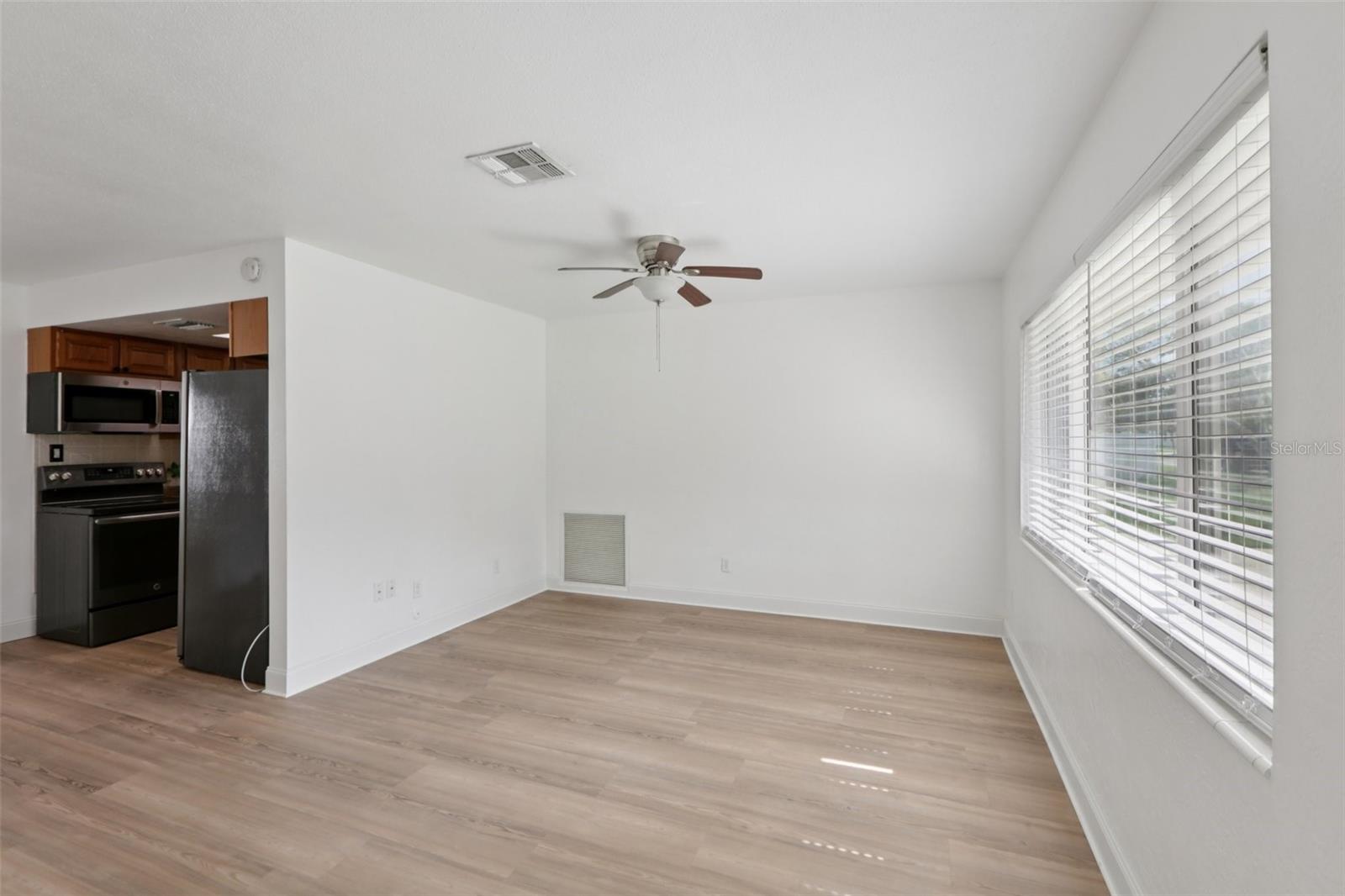 Image 21 of 53 For 7499 7th Street N