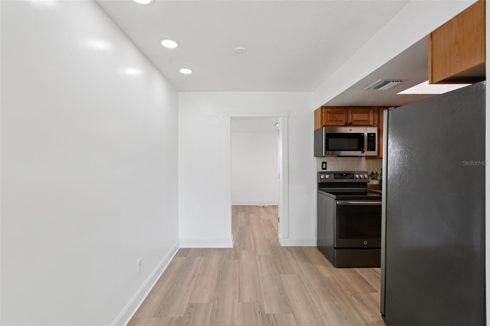 Image 24 of 53 For 7499 7th Street N
