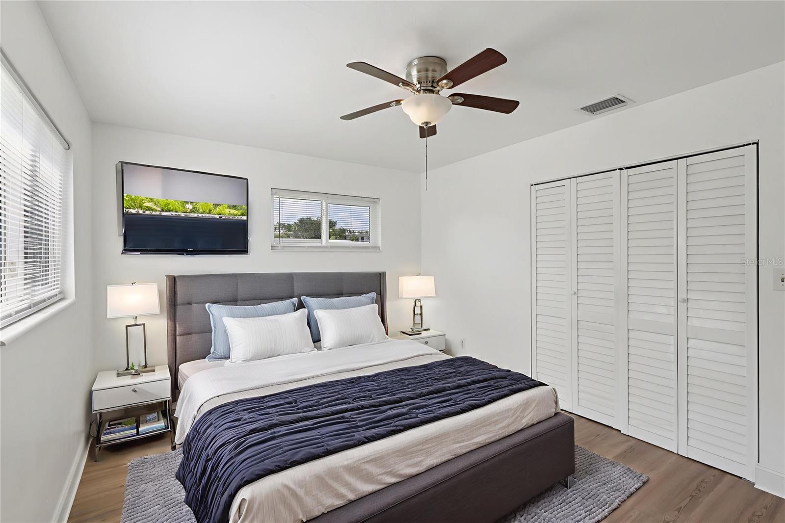 Image 7 of 53 For 7499 7th Street N