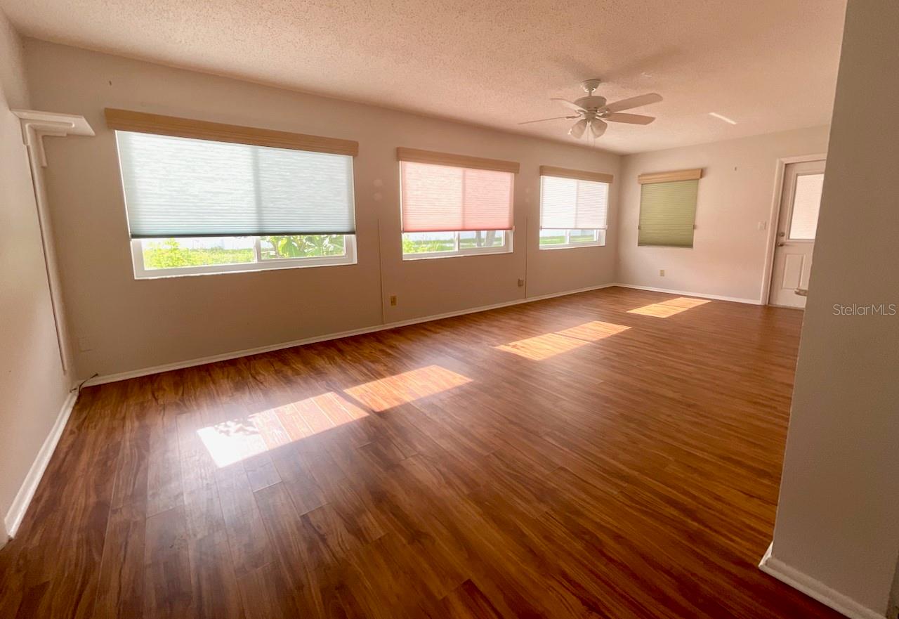 Image 14 of 43 For 9843 34th Way N 4
