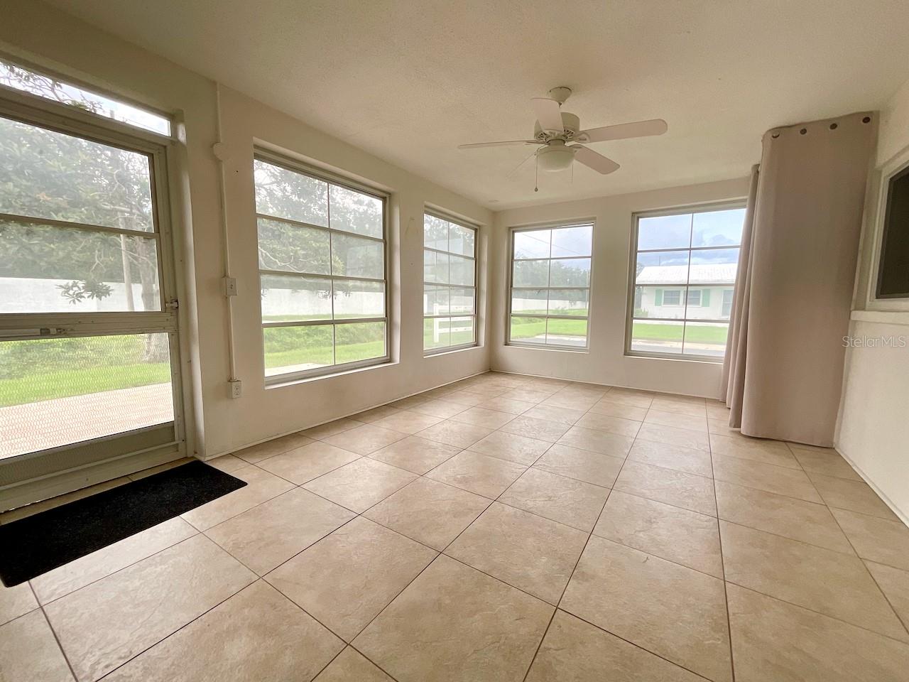Image 21 of 43 For 9843 34th Way N 4