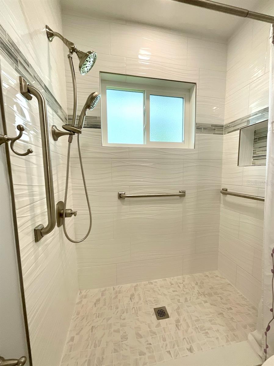 Image 25 of 43 For 9843 34th Way N 4