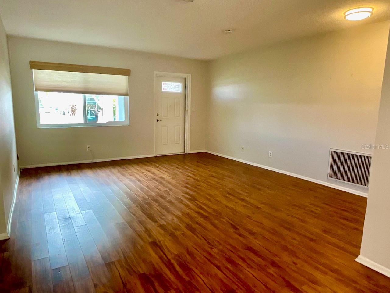 Image 5 of 43 For 9843 34th Way N 4