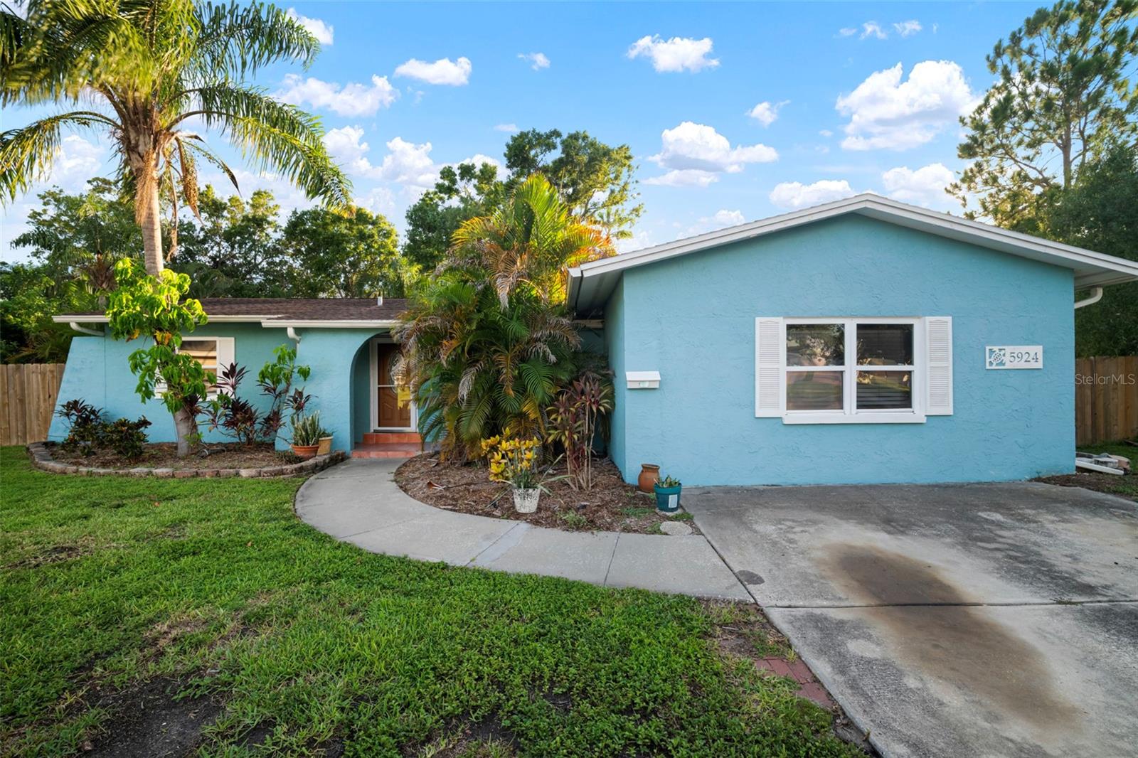 Details for 5924 16th Lane Ne, ST PETERSBURG, FL 33703