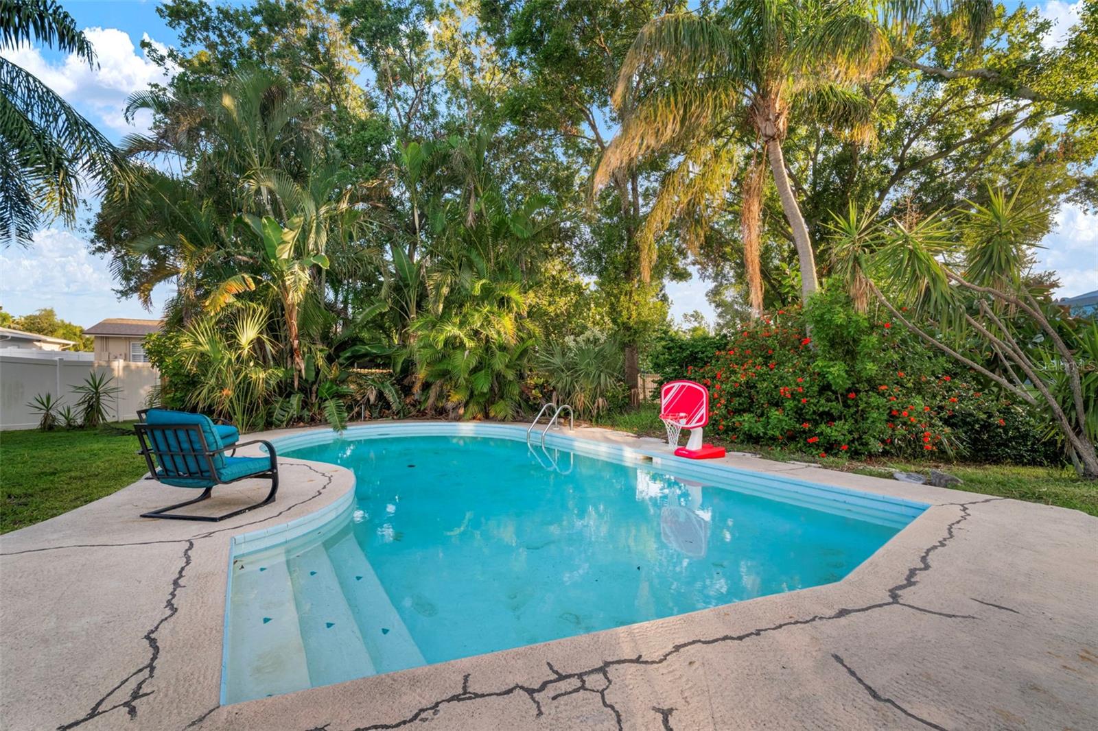 Image 12 of 61 For 5924 16th Lane Ne