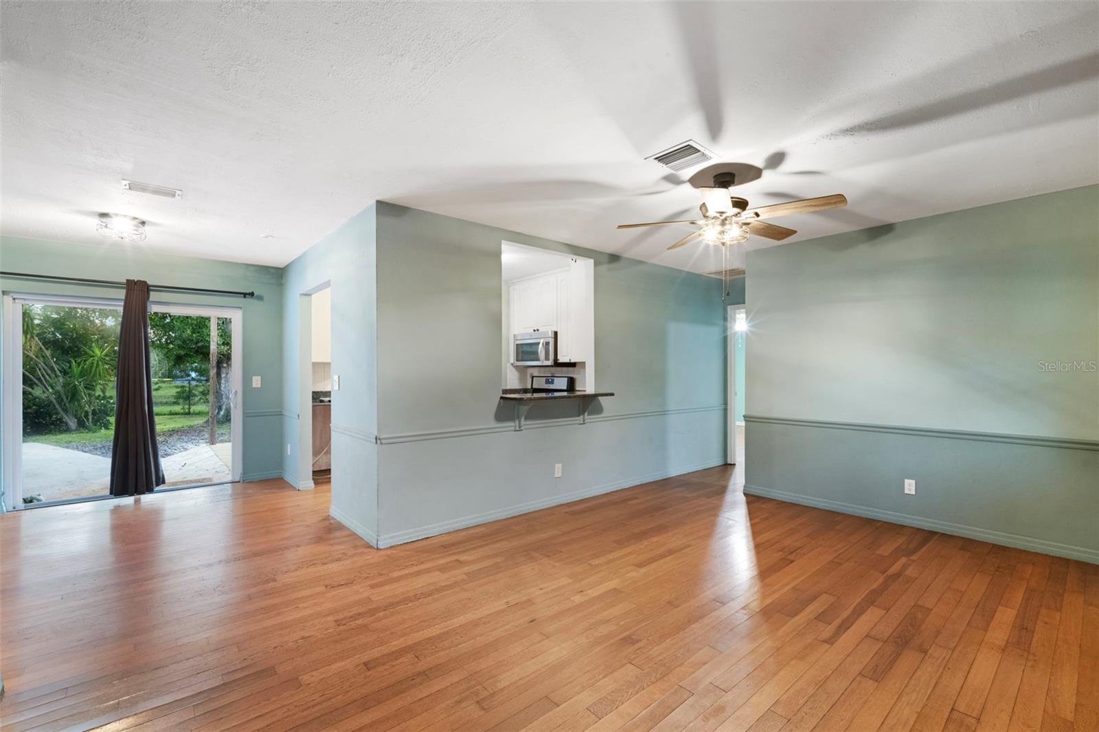 Image 26 of 61 For 5924 16th Lane Ne