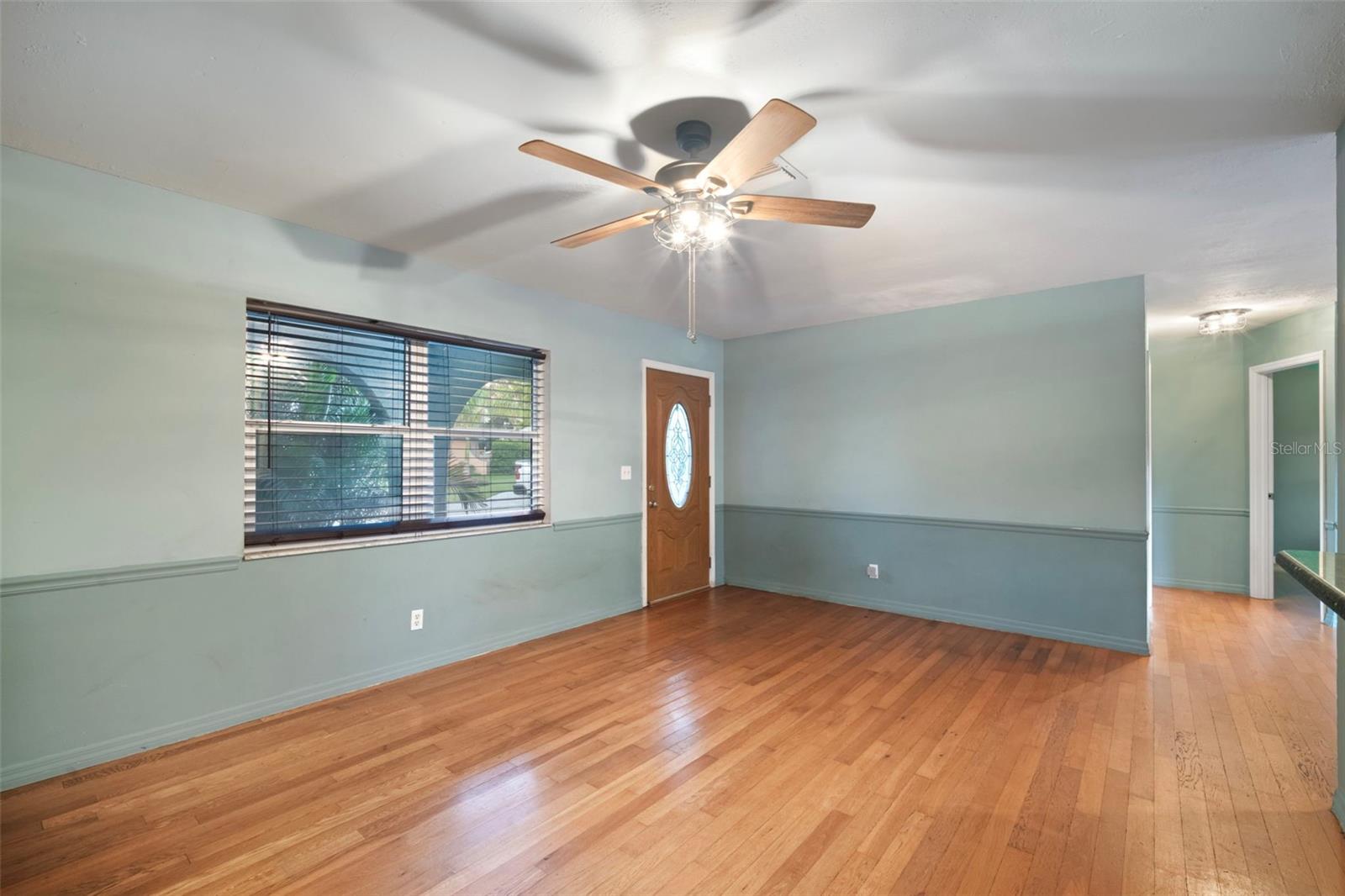 Image 28 of 61 For 5924 16th Lane Ne