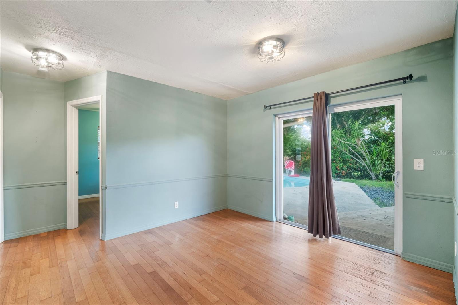 Image 30 of 61 For 5924 16th Lane Ne