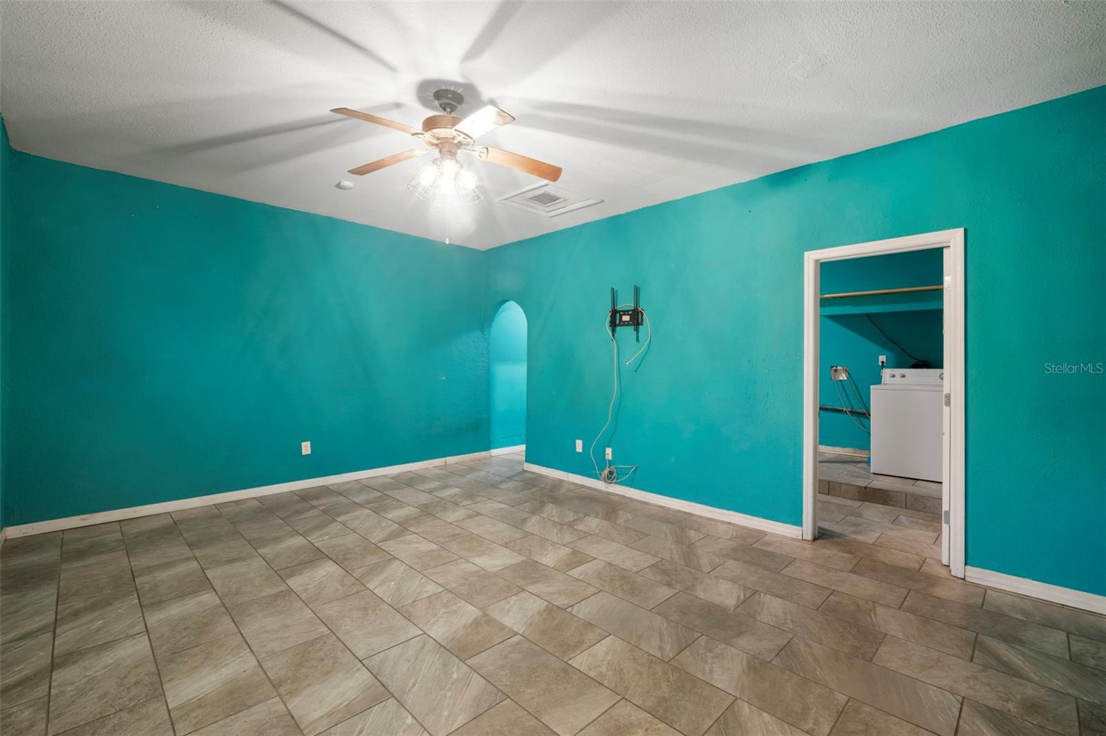 Image 38 of 61 For 5924 16th Lane Ne