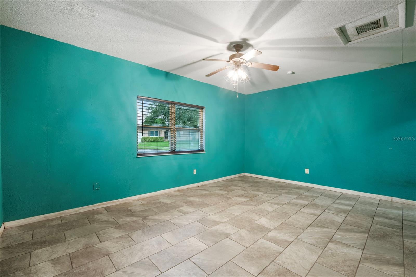 Image 39 of 61 For 5924 16th Lane Ne