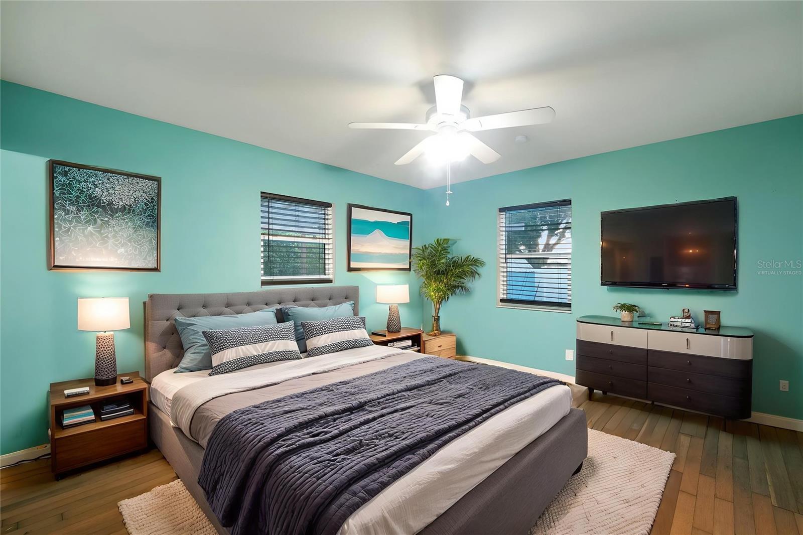 Image 4 of 61 For 5924 16th Lane Ne