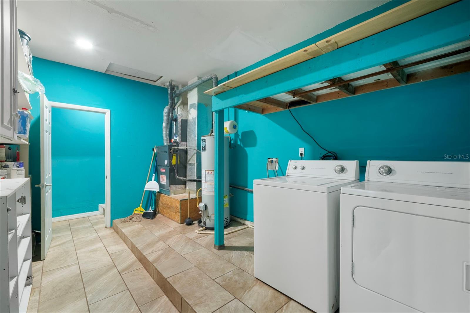 Image 40 of 61 For 5924 16th Lane Ne