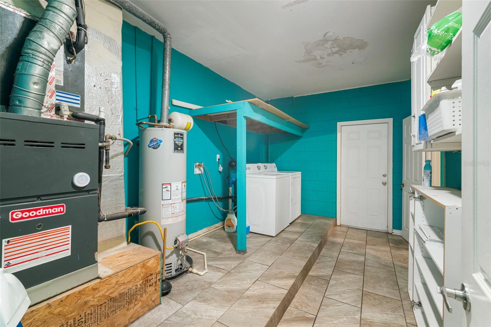 Image 41 of 61 For 5924 16th Lane Ne