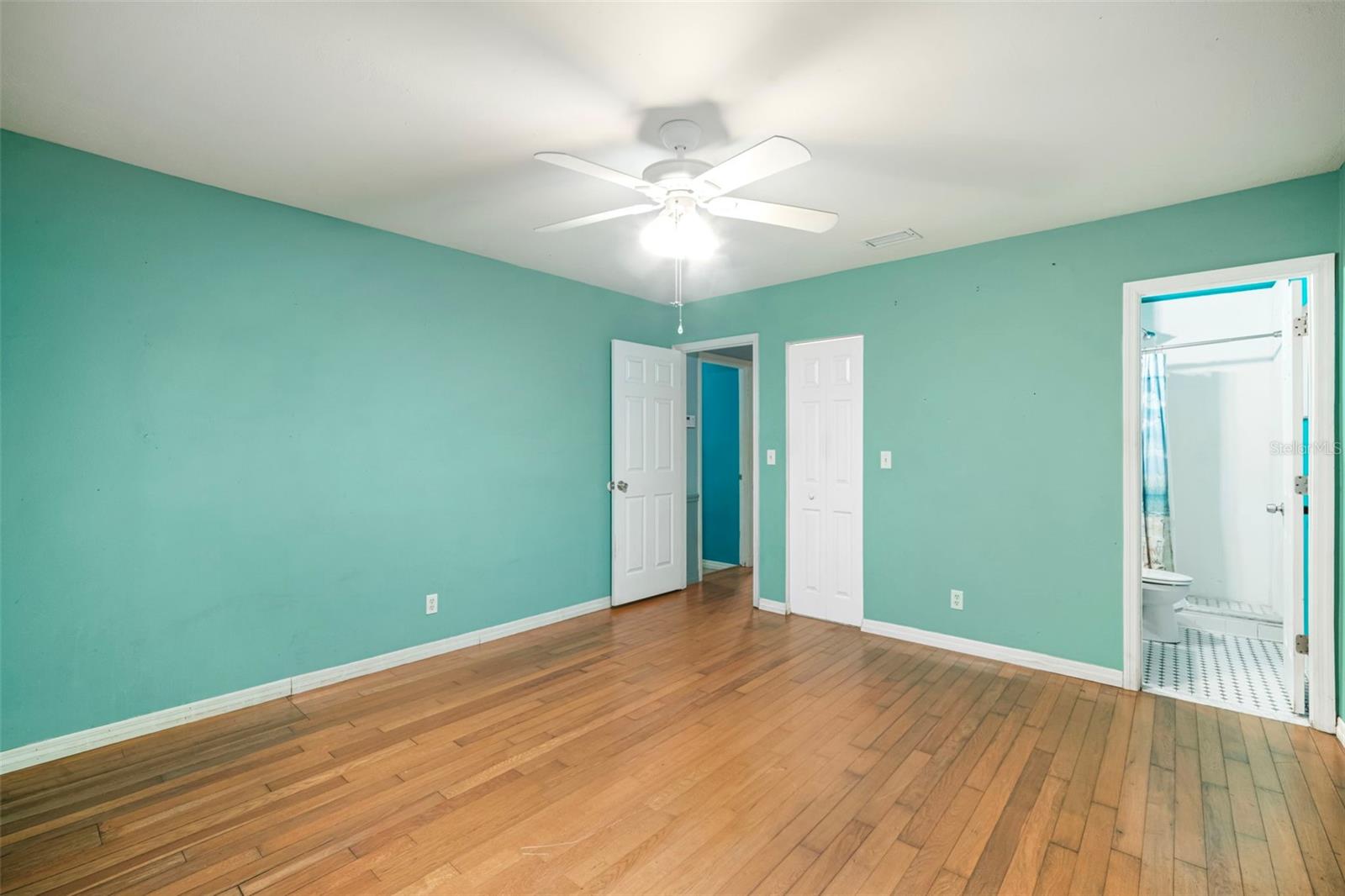 Image 43 of 61 For 5924 16th Lane Ne